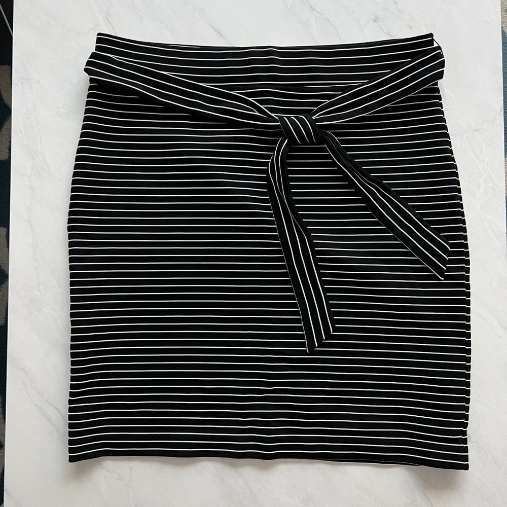 Loft Pencil Skirt - Size Medium